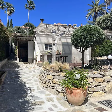 Bas De Avec Piscine Privee, Grande Terrasse, Proche Village Et Plage, Bbq, Terrain De Petanque - Fr-1-726-52