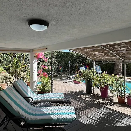 Bas De Avec Piscine Privee, Grande Terrasse, Proche Village Et Plage, Bbq, Terrain De Petanque - Fr-1-726-52 * La Croix-Valmer